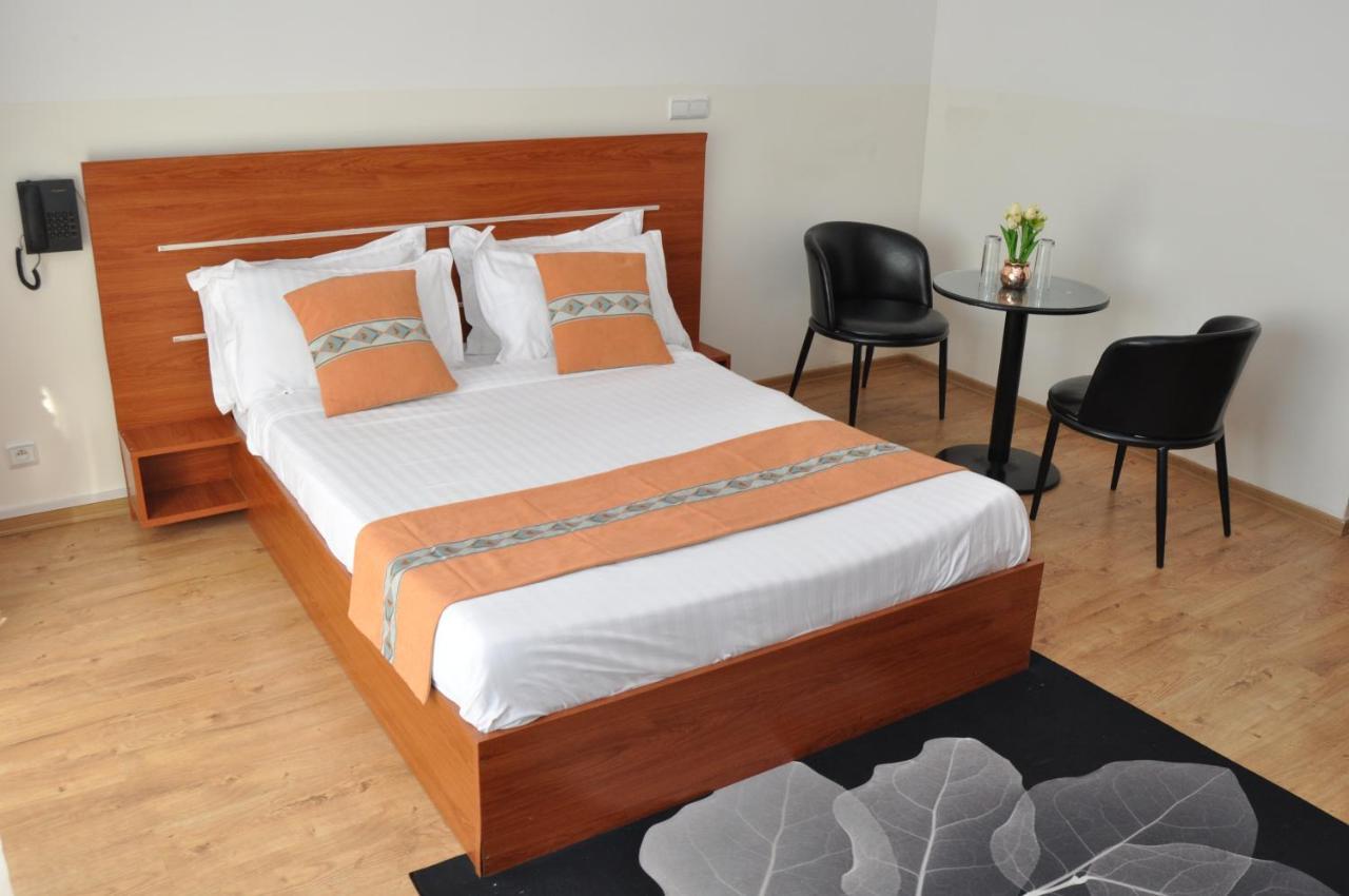 Sky blue hôtel&espace Alasora Ngoại thất bức ảnh